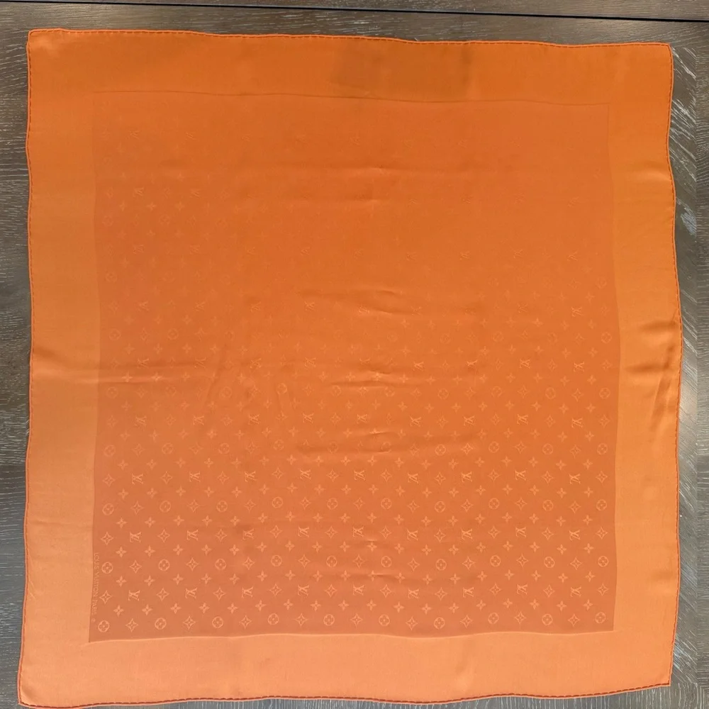Authentic Louis Vouitton Scarf